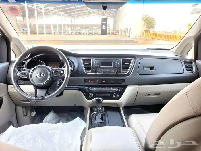 كيا كرنيفال 2016 12