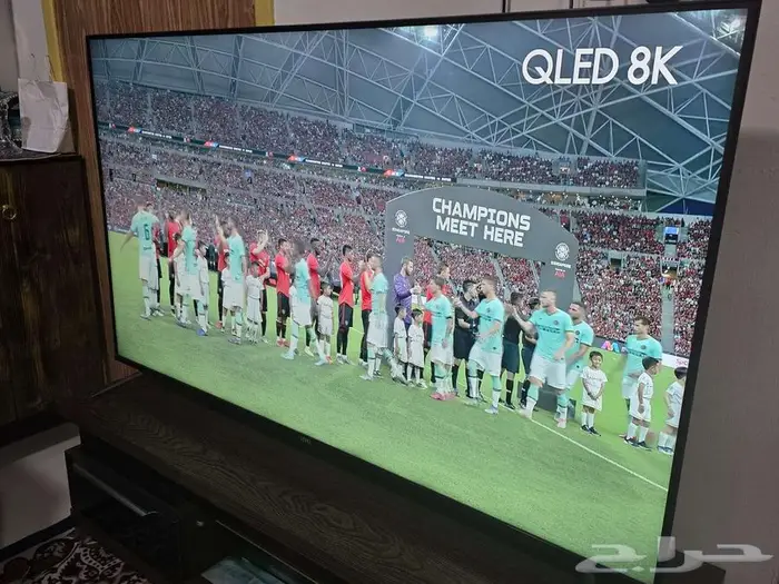 للبيع شاشه 65 بوصه 8