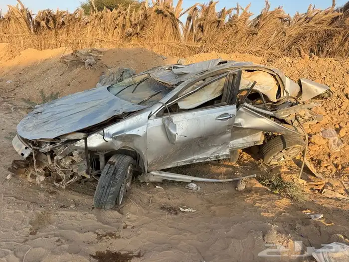 لكزس مصدومة 350es موديل2007 1