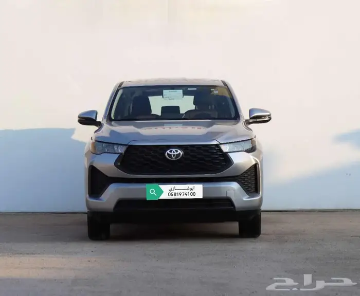 تويوتا انوفا بنزينGL لون سلفرموديل 2025 1