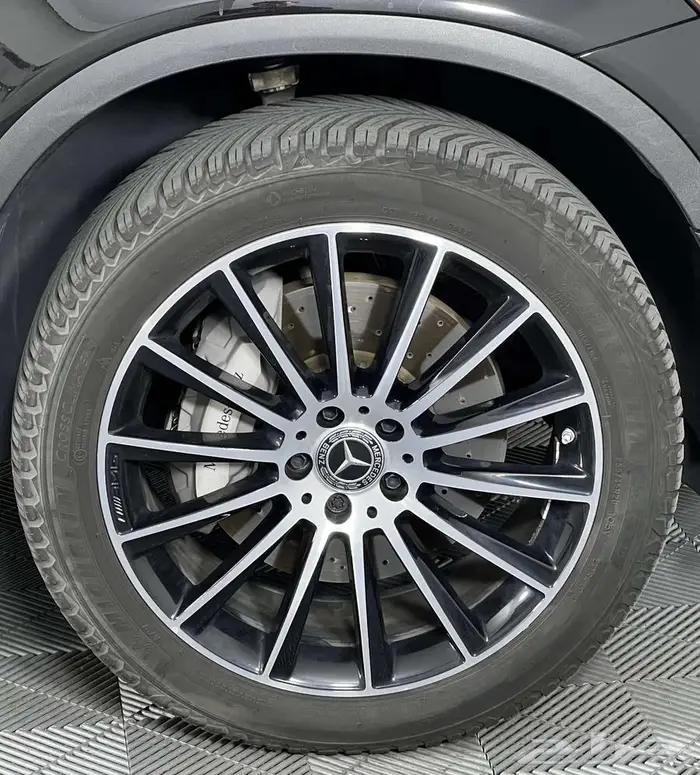 مرسيدس GLC300 Coupe 2023   AMG Package 8