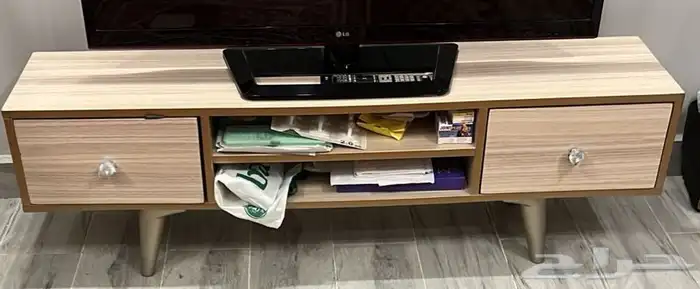 شاشه مع التربيزه بتاعها 1