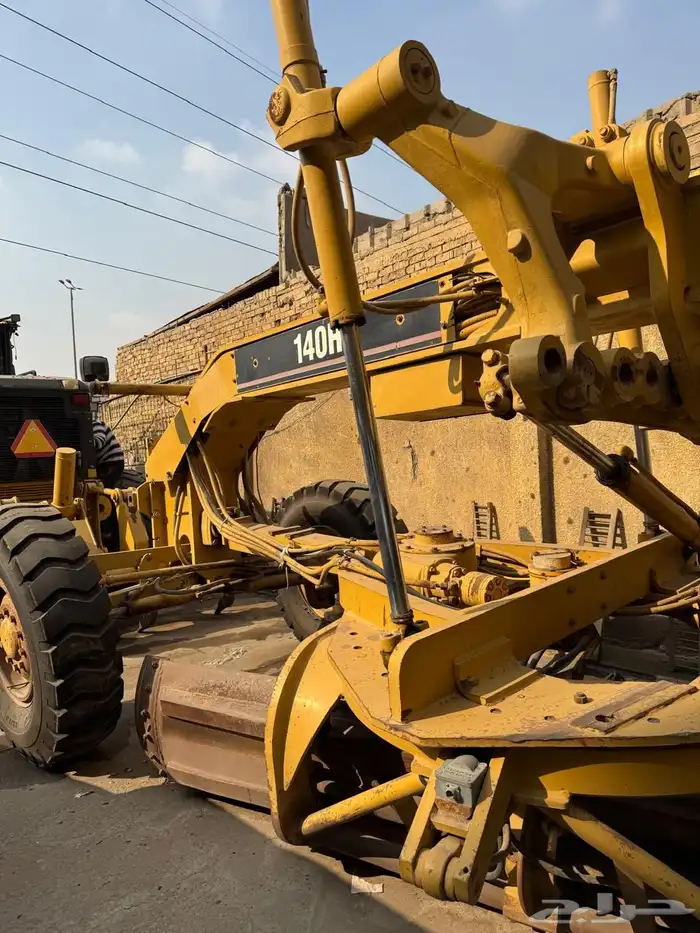 معدات للاجار الشهري او بي المتر 4