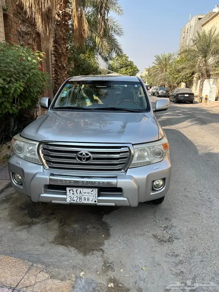لاندكروزر GXR V6 2013 مستعمل للبيع 2