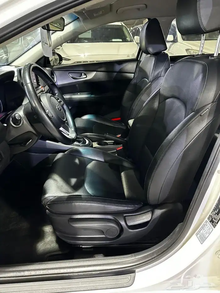 كيا K3 ابيض 2021 بنزين وارد كوريا 9