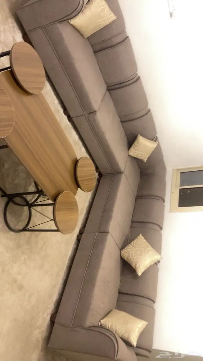 كنب مع طاولات للبيع 0