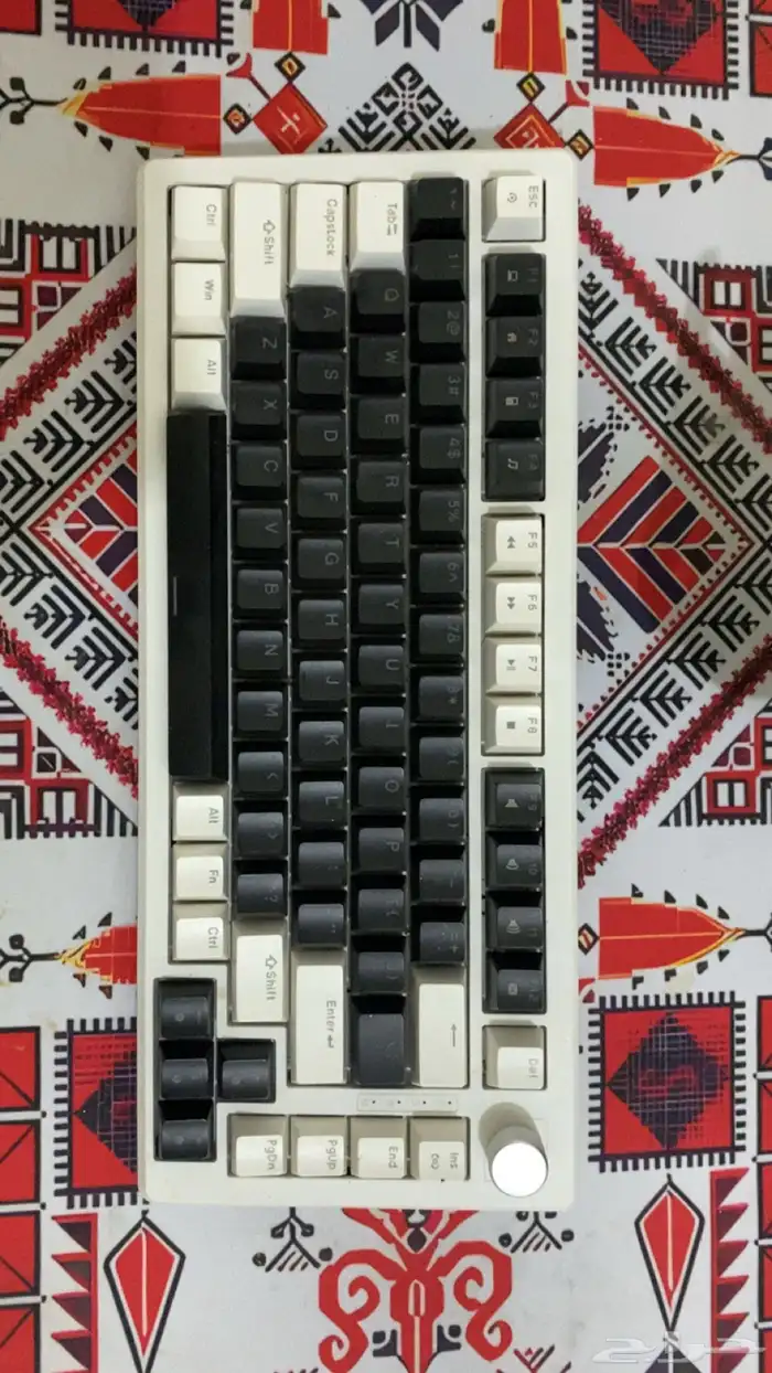 للبيع مايك خارجي مع استاند وكيبور وشاشه وماوس باد 7