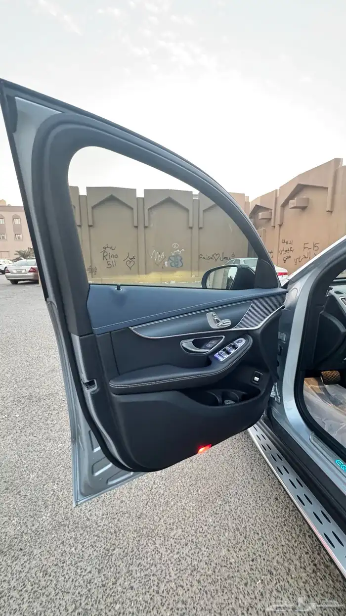 مرسيدس EQC400 كهربائي بالكامل موديل 2023 9