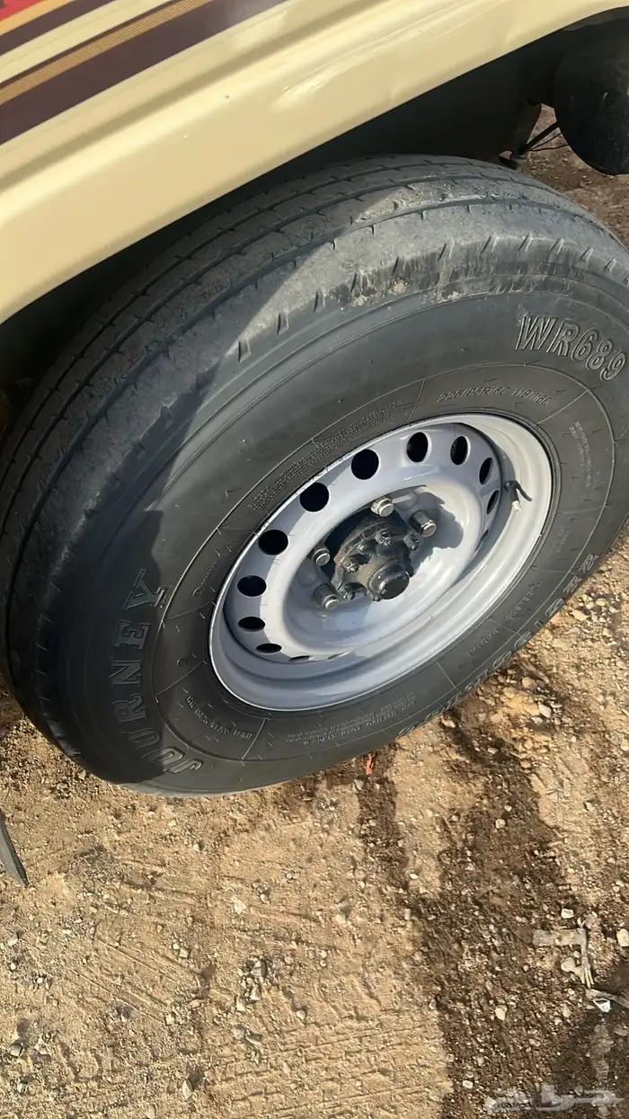 خمس كفرات شاهين مع جنوط هلل بدل في جنوط لكزس او جي تي 2