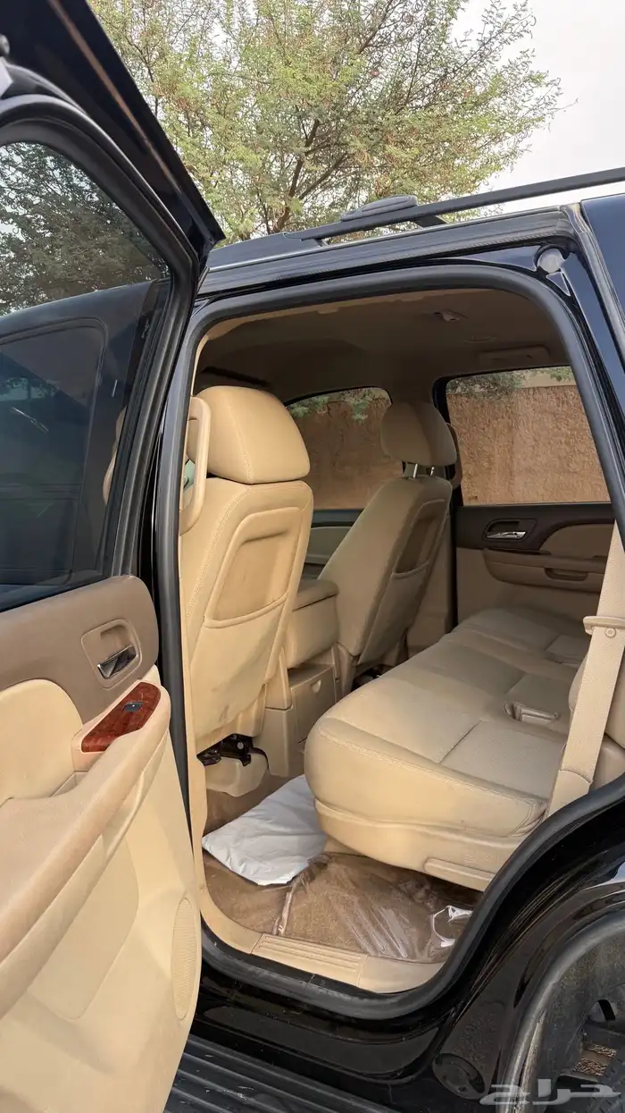 يوكن اسود مخزن 2013 12