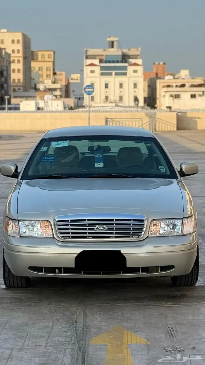 للبيع فورد كروان فاكتوريا 2011 سعودي 11
