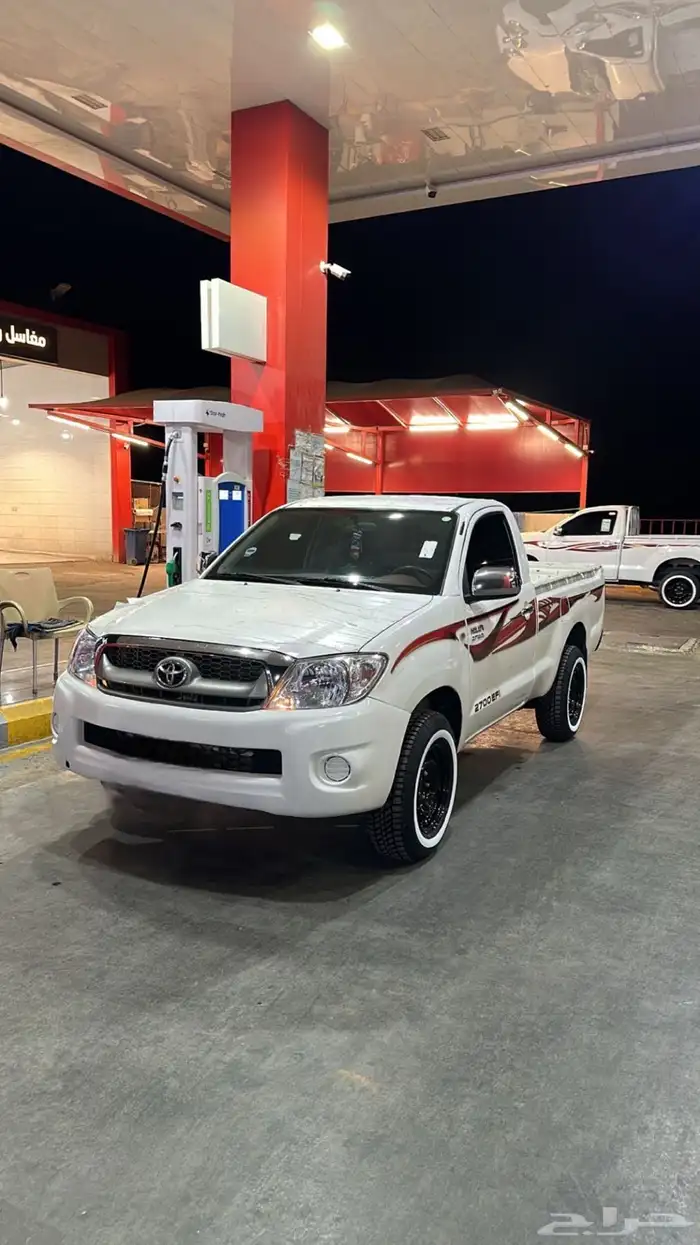 هايلوكس 2009 للبيع تحتاج شنبر او توضيب باقي الموتر طيب 2