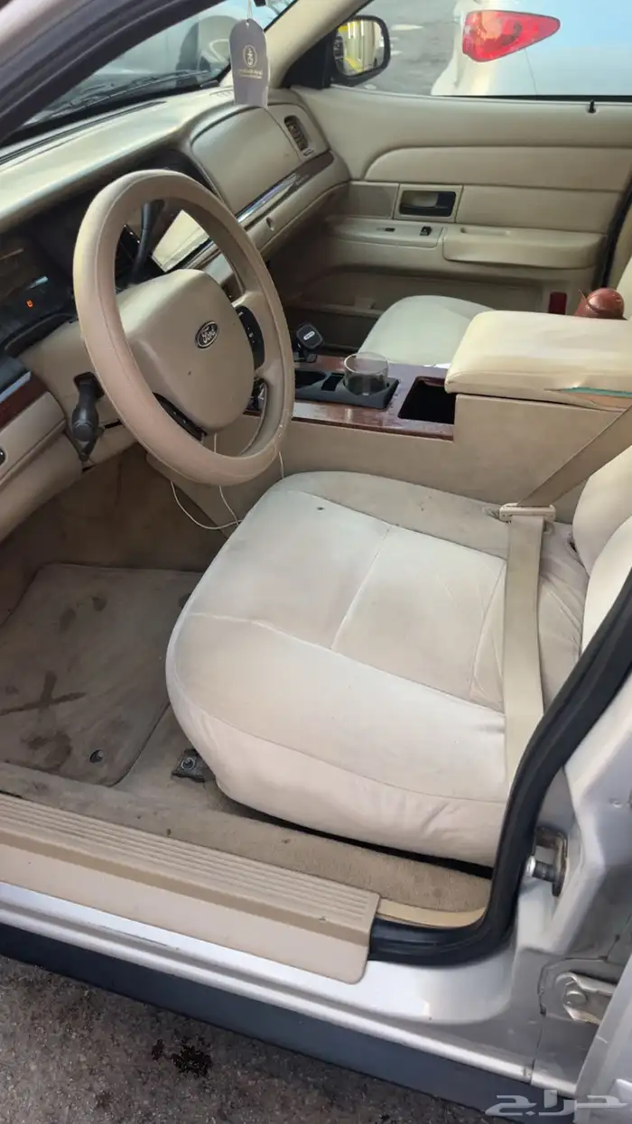 فورد كراون فكتوريا 2012 8