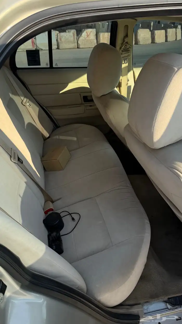 فورد فكتوريا بوليسي 2012 نظيف جدا 15