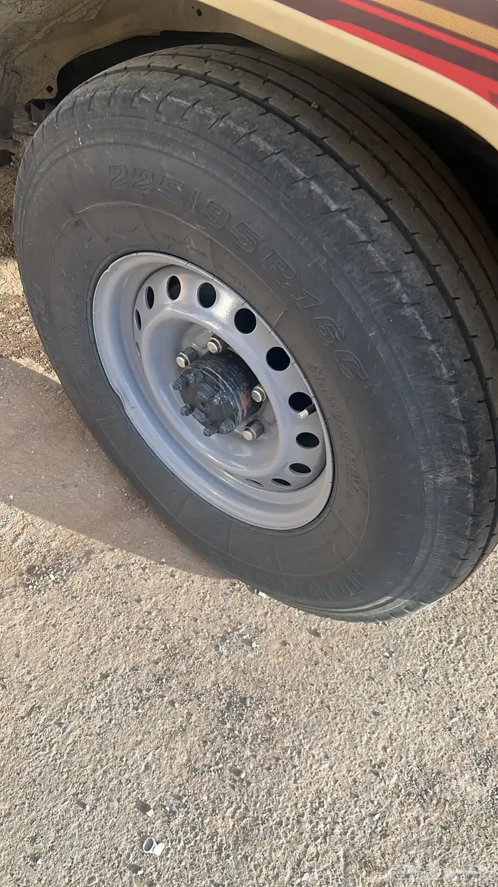 خمس كفرات شاهين مع جنوط هلل بدل في جنوط لكزس او جي تي 1