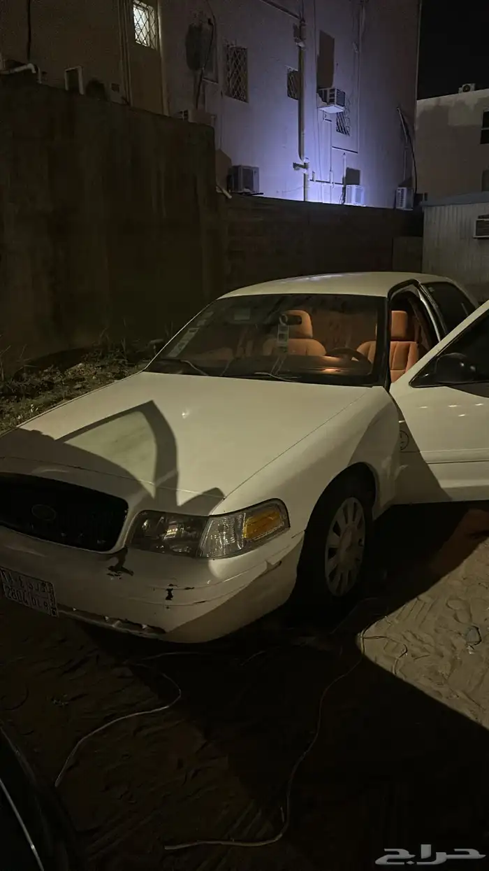 فورد فكتوريا بوليسي 20