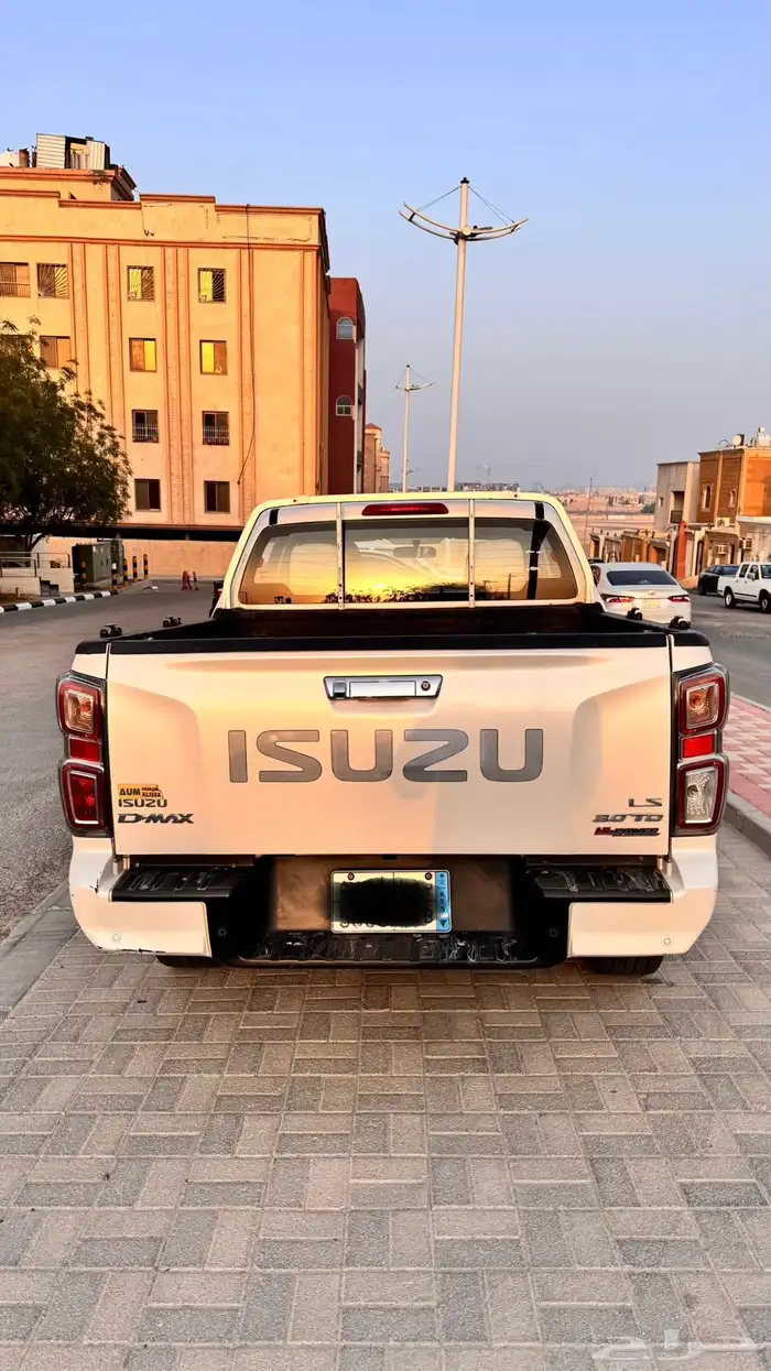 ايسوزو ديماكس 2021 LS الممشى 230 4