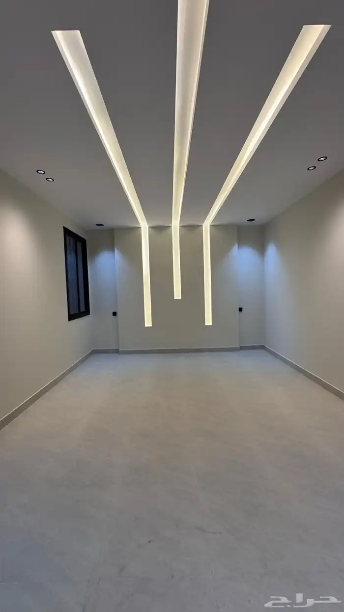 للبيع روف علوى مع ملحق مداخل مستقله من 600 الف الوسام 13