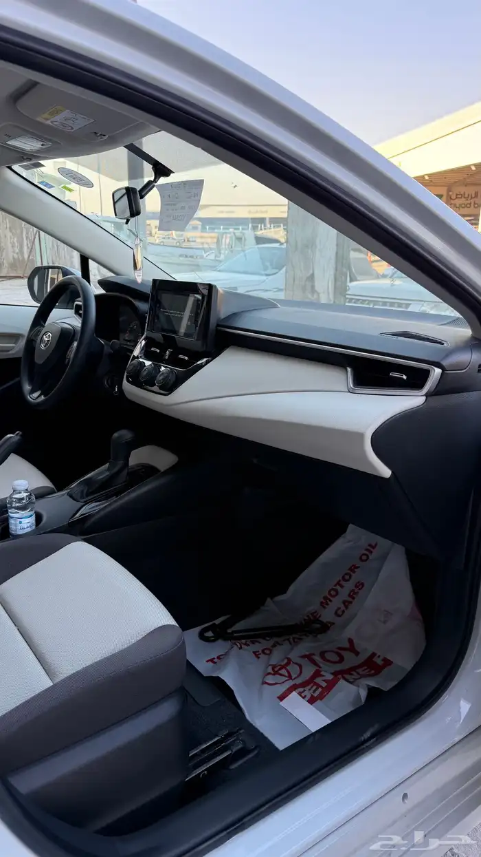 للبيع كورولا 2025 - مكينه 2.0 - عداد 199 كيلو فقط 24