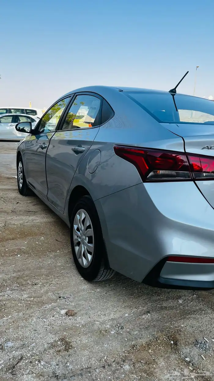 للبيع اكسنت 2020 فضي 8