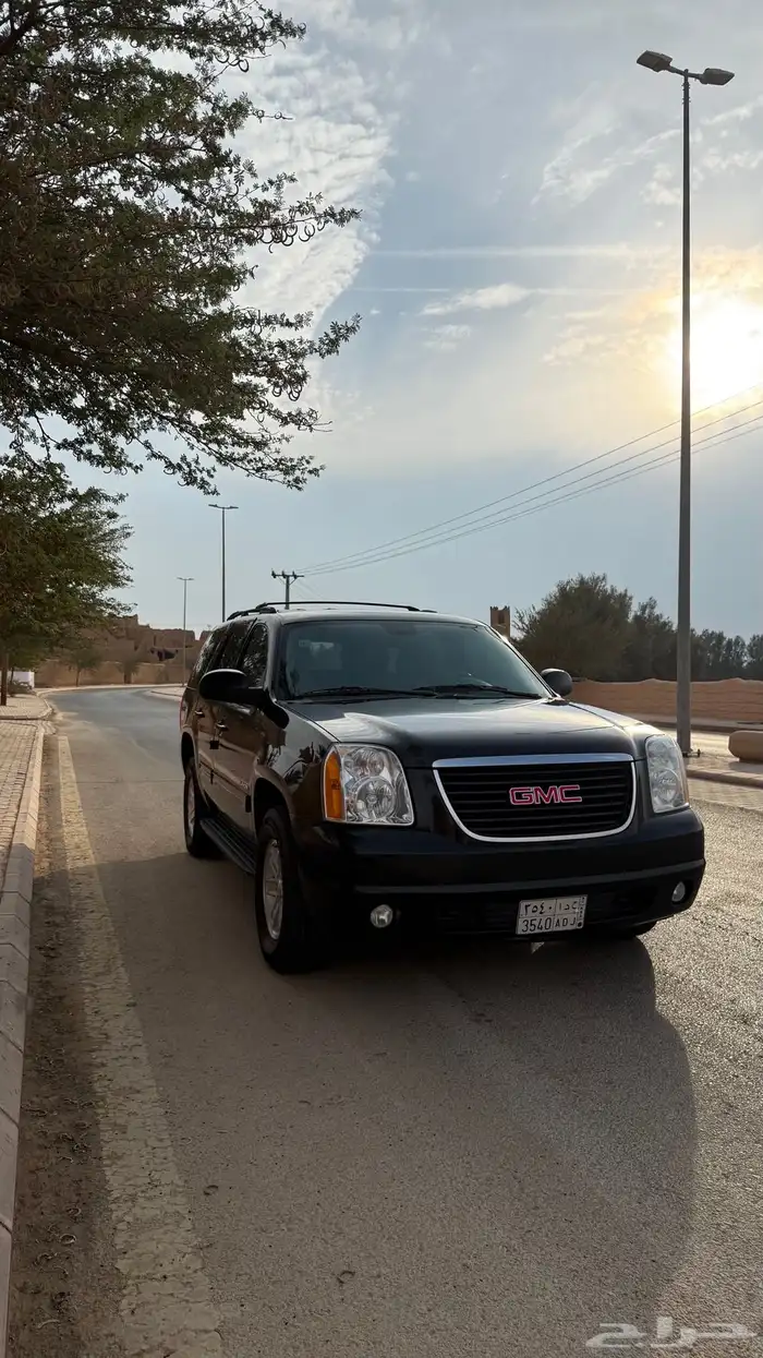 يوكن اسود مخزن 2013 1