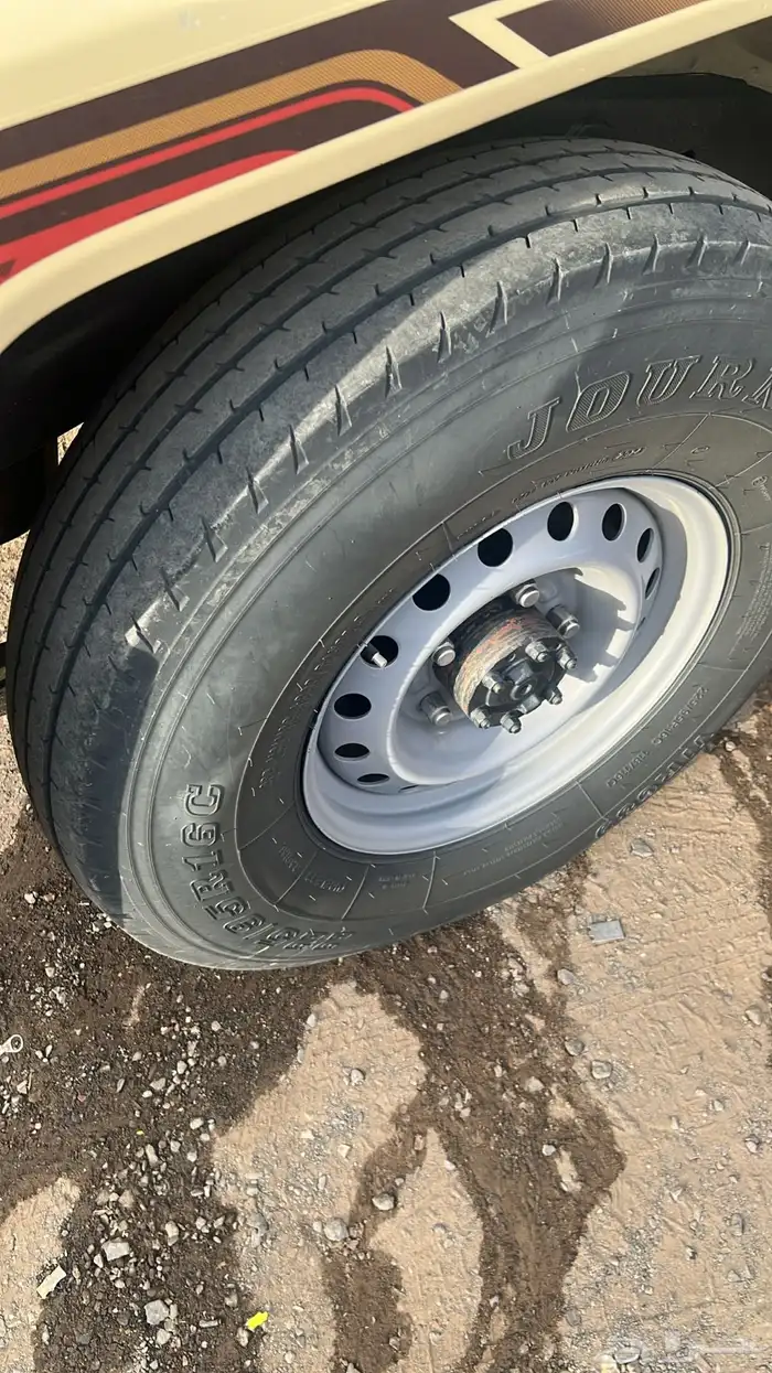 خمس كفرات شاهين مع جنوط هلل بدل في جنوط لكزس او جي تي 3