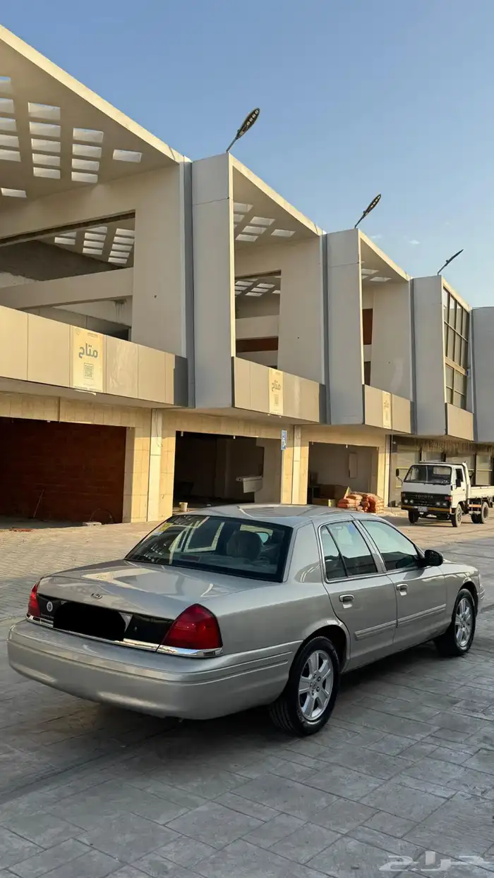 للبيع فورد كروان فاكتوريا 2011 سعودي 4