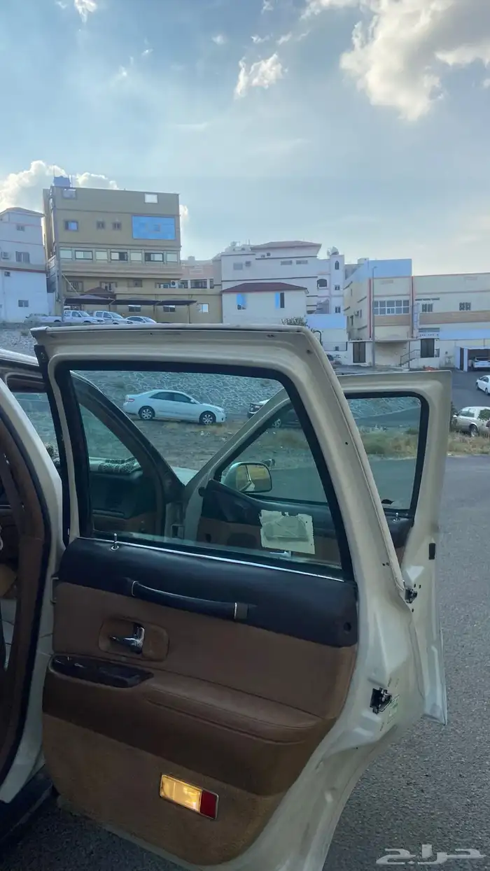 لنكولن_تاون_كار_1997 23