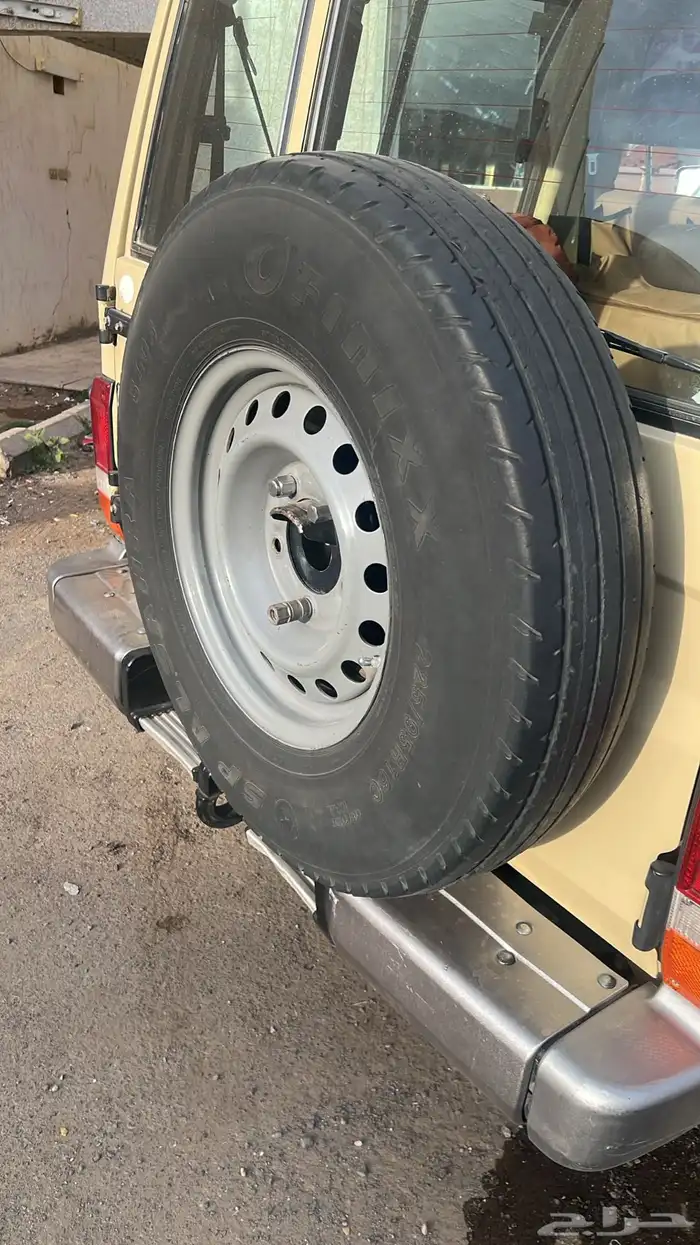 خمس كفرات شاهين مع جنوط هلل بدل في جنوط لكزس او جي تي 4