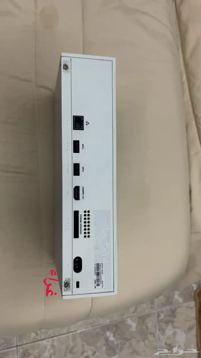 فرصة Xbox Series S على حالته بدون يد بسعر 480 1