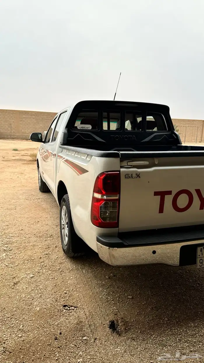 هايلوكس 2015 فل كامل ممشى قليل 8