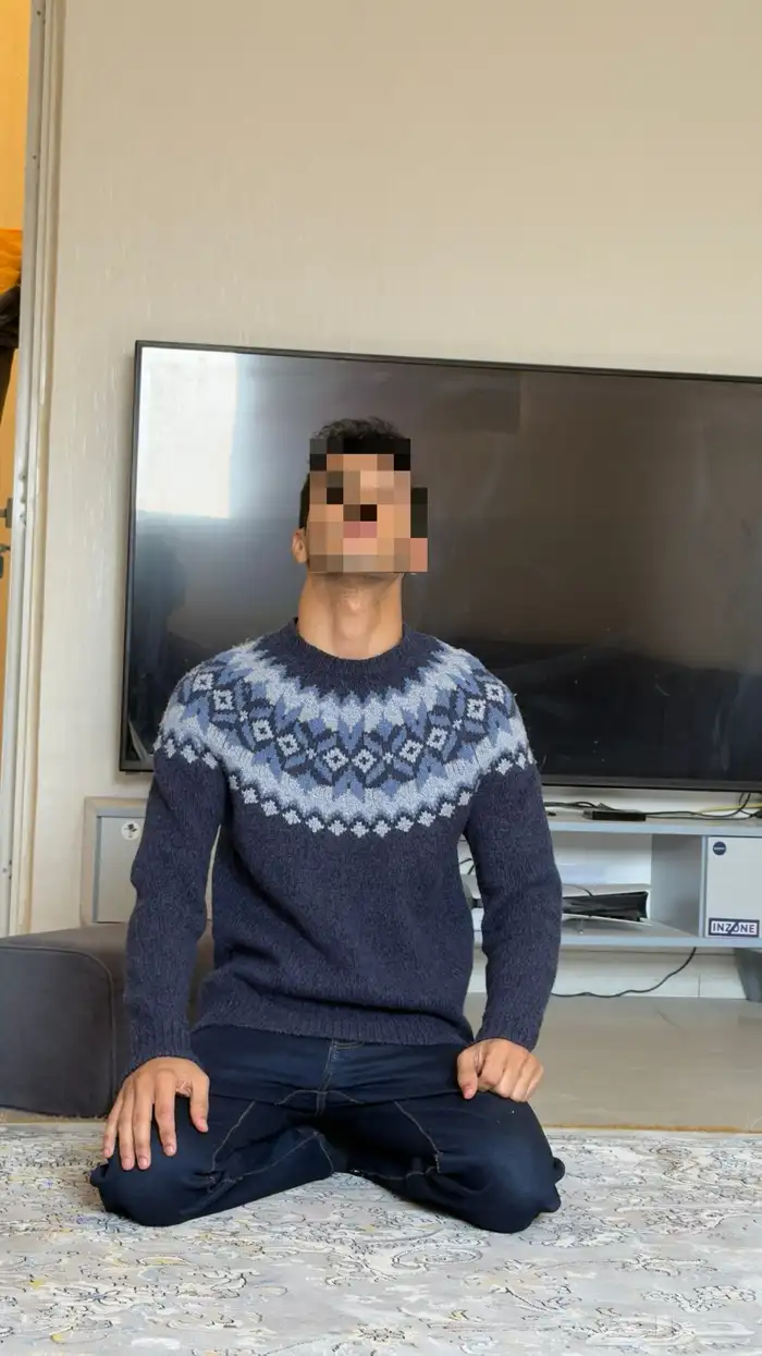 كنزة من براند بهولو رالف لورن مصنوعة من الصوف بنسبة 100 6