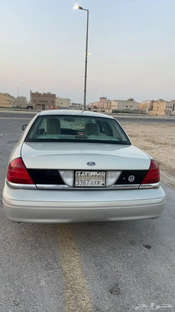 فورد فكتوريا 2011 ذهبي 7