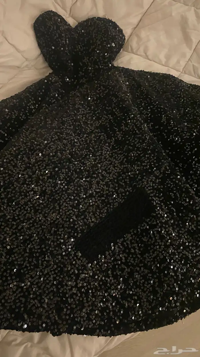 فستان سواريه أسود لامع 2