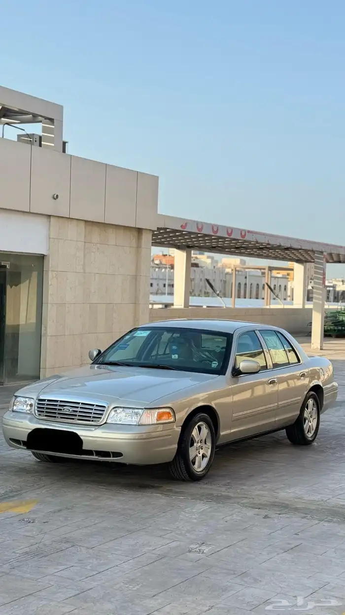 للبيع فورد كروان فاكتوريا 2011 سعودي 12