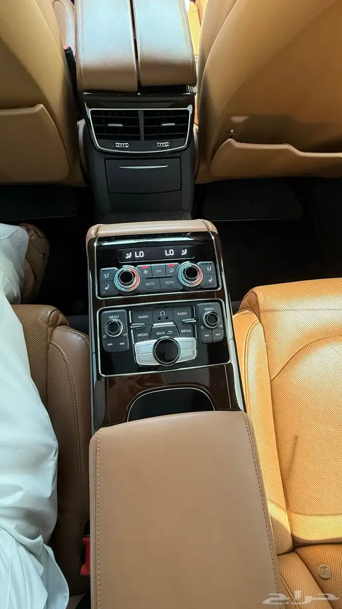 أودي A8 2015 ممشى قليل 10