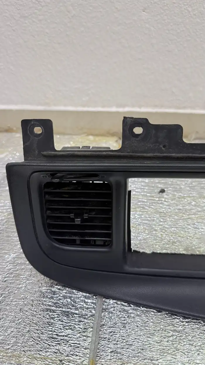 اسطب فورد فكتوريا يمين وديكور المكيف والمسجل 14