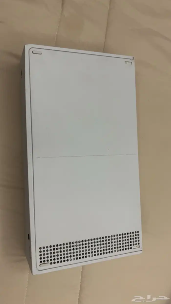فرصة Xbox Series S على حالته بدون يد بسعر 480 4