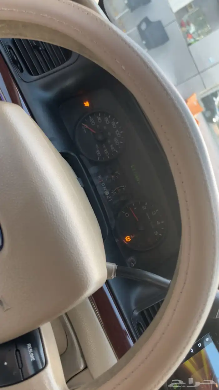 فورد كراون فكتوريا 2012 10