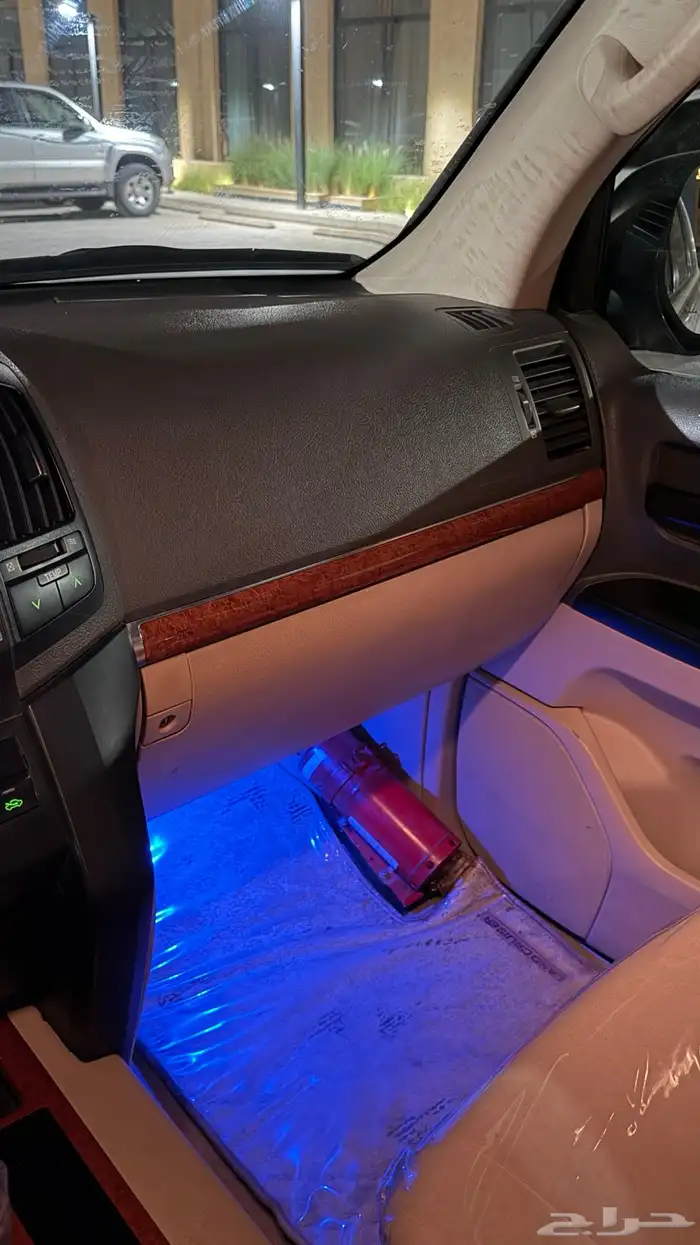 لاندكروزر 2014 V8 فل كامل بريمي 13