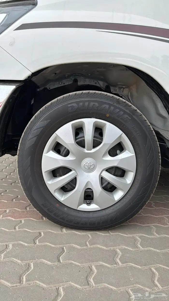 تويوتا هايلوكس GLX اوتماتيك بنزين 2026 4