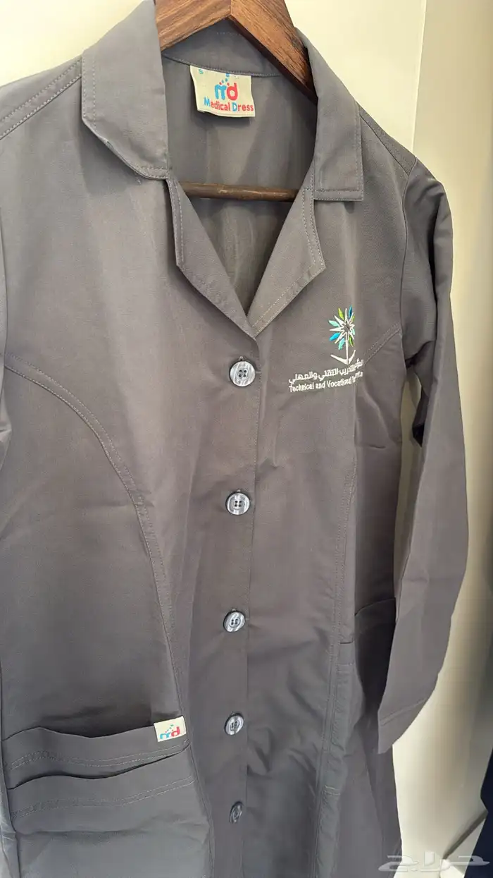 طقم تقنية نسائي لم يستخدم ب كيسه جديد 1