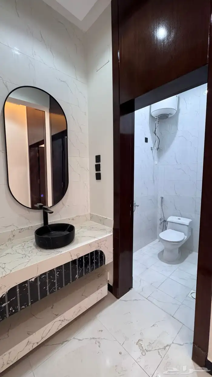 للبيع شقه 6 غرف مع سطح من 500 الف احد رفيده العزيزيه 14