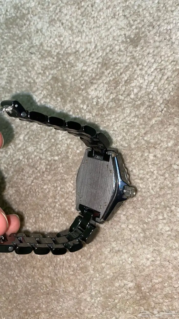 ساعة للبيع 1