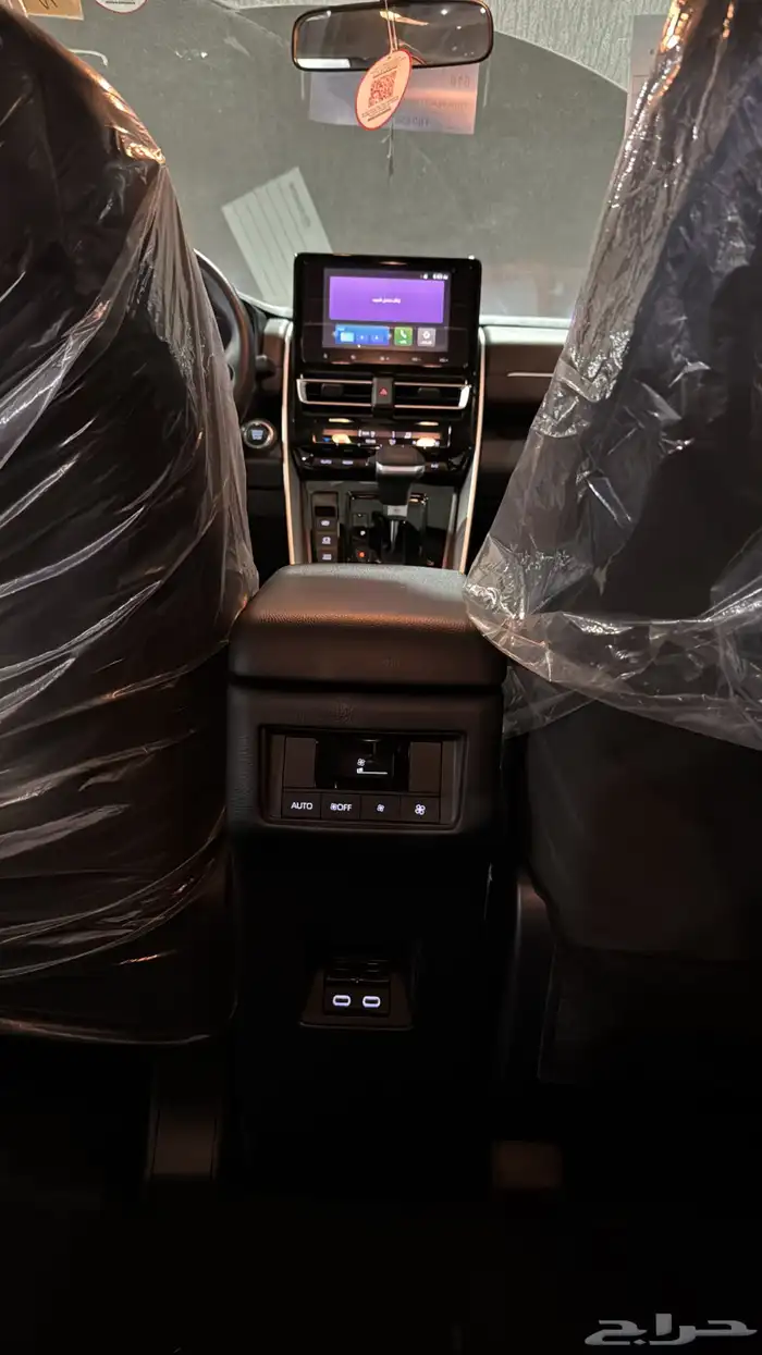 تويوتا انوفا فئة GL بنزين 2026 10