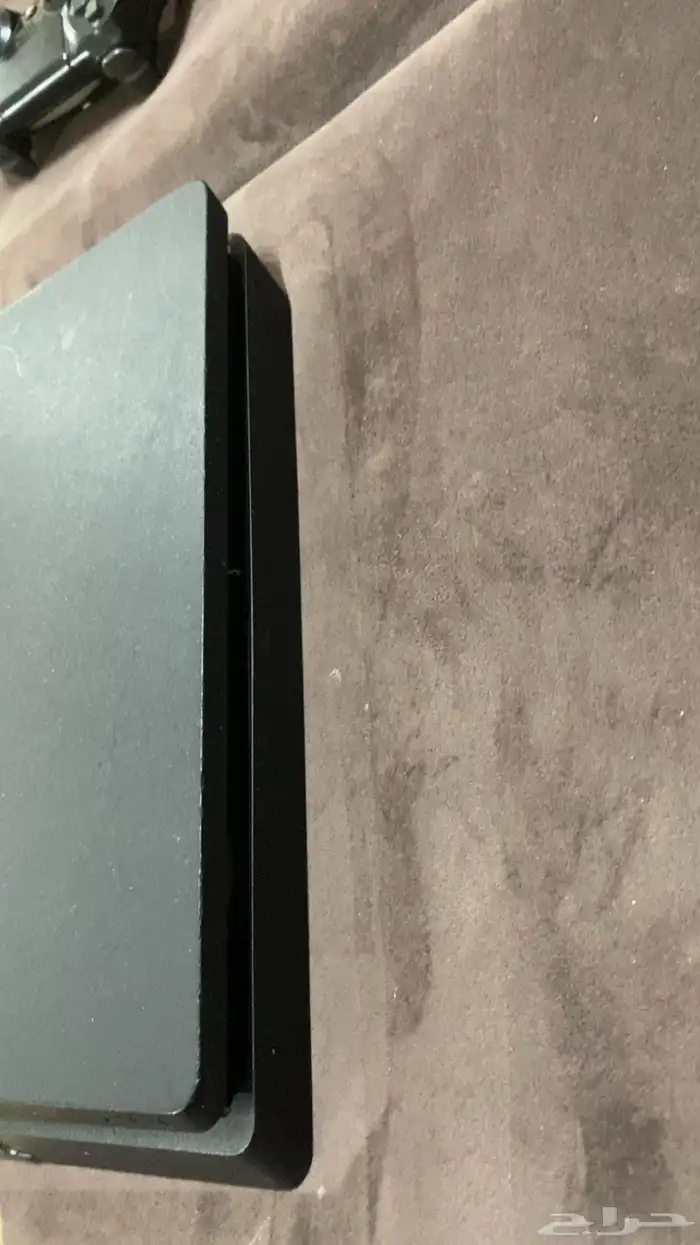 سوني 4 للبيع ماقد دخل صيانه ولا اي شي وقطعه وكالة مع اسلاكه 0