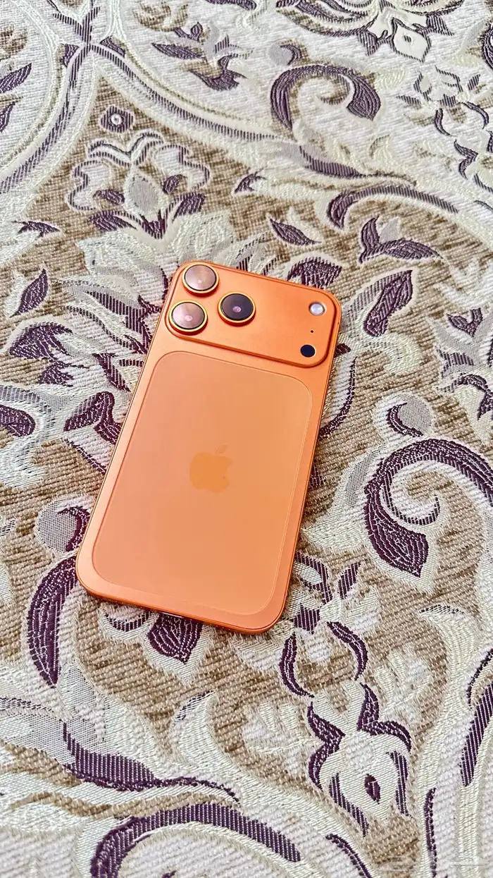 ترهيم ايفون xrاكس ار الى 17برو موجودة كل الالوان 4