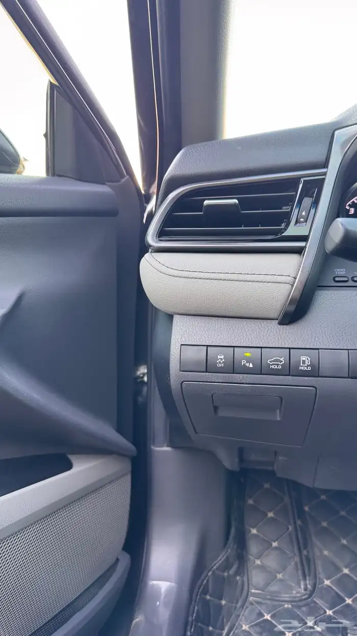 للبيع تويوتا كامري 2022 فل كامل ممشى قليل جدا 14