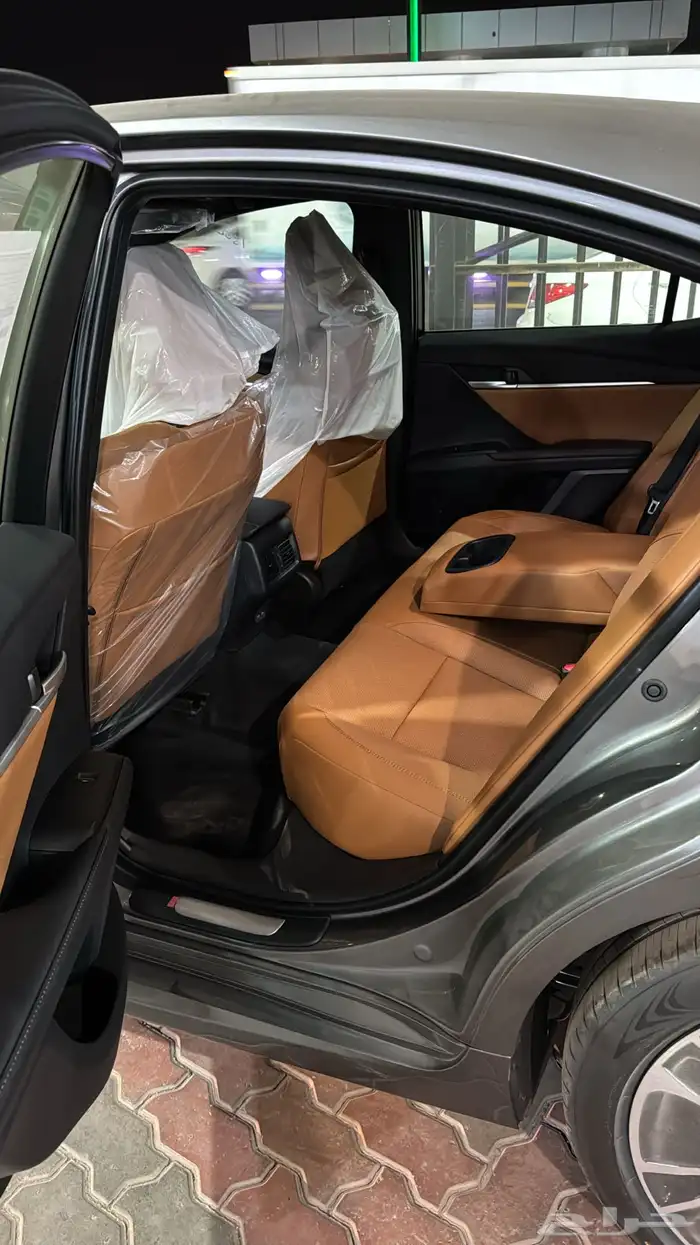 تويوتا كامري فئة قراندي بنزين 2025 9