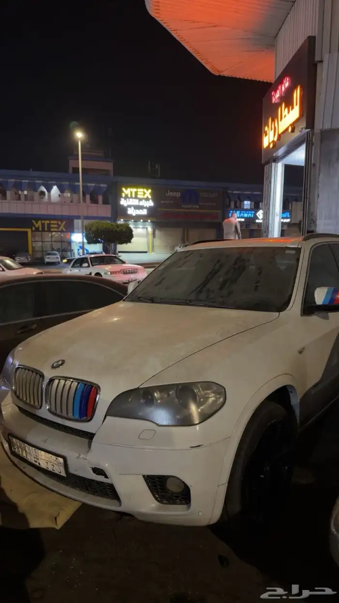 BMW X5   Twin Turbo V8 4